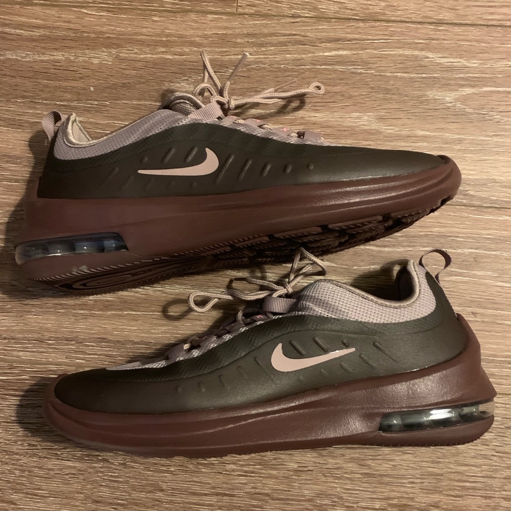 Nike Air Max size 9.5